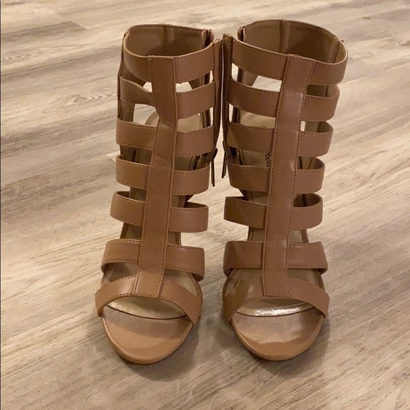 Heels - Picture 2 of 5